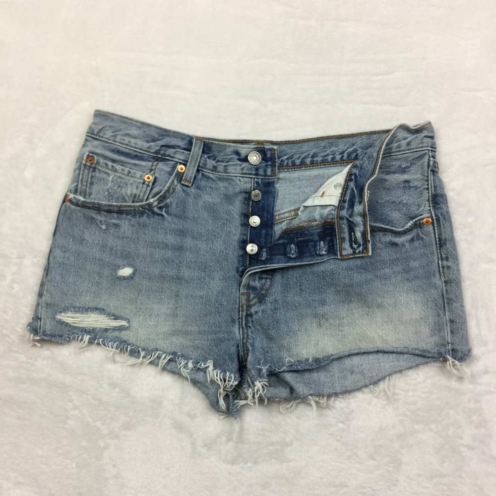 Levi's 501 Jean Shorts Womens Sz 31 Light Wash Button Fly Distressed Blue Denim